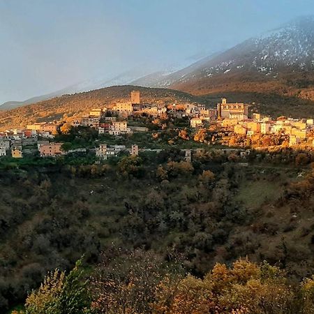 La Casa Del Borgo Apartment Campoli Appennino Luaran gambar